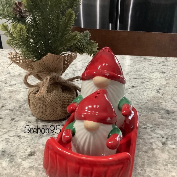 Gnome salt and pepper shakers sitting on sled - VHTF - Picture 2 of 6
